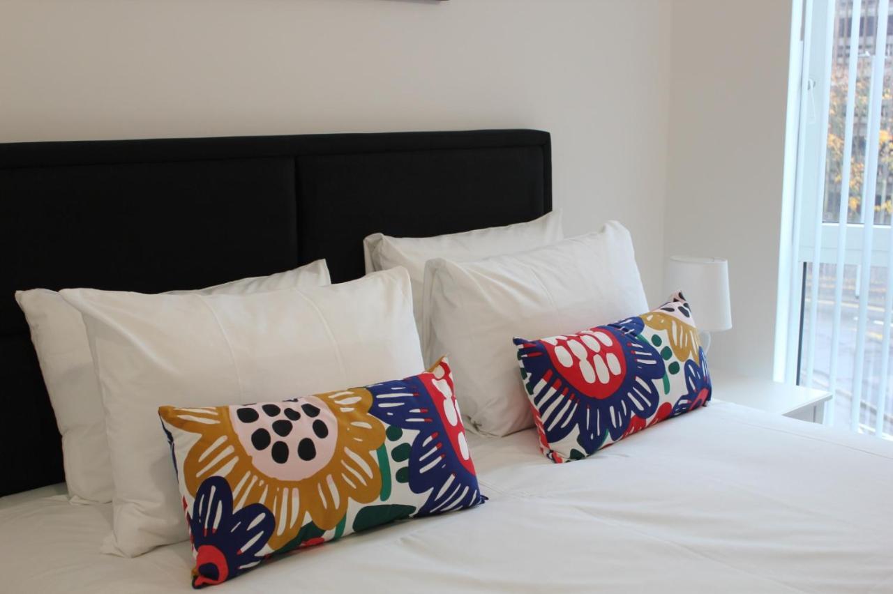 Berks Luxury Serviced Apartments , Free Parking, Free Gym And Free Wifi Bracknell Exterior foto
