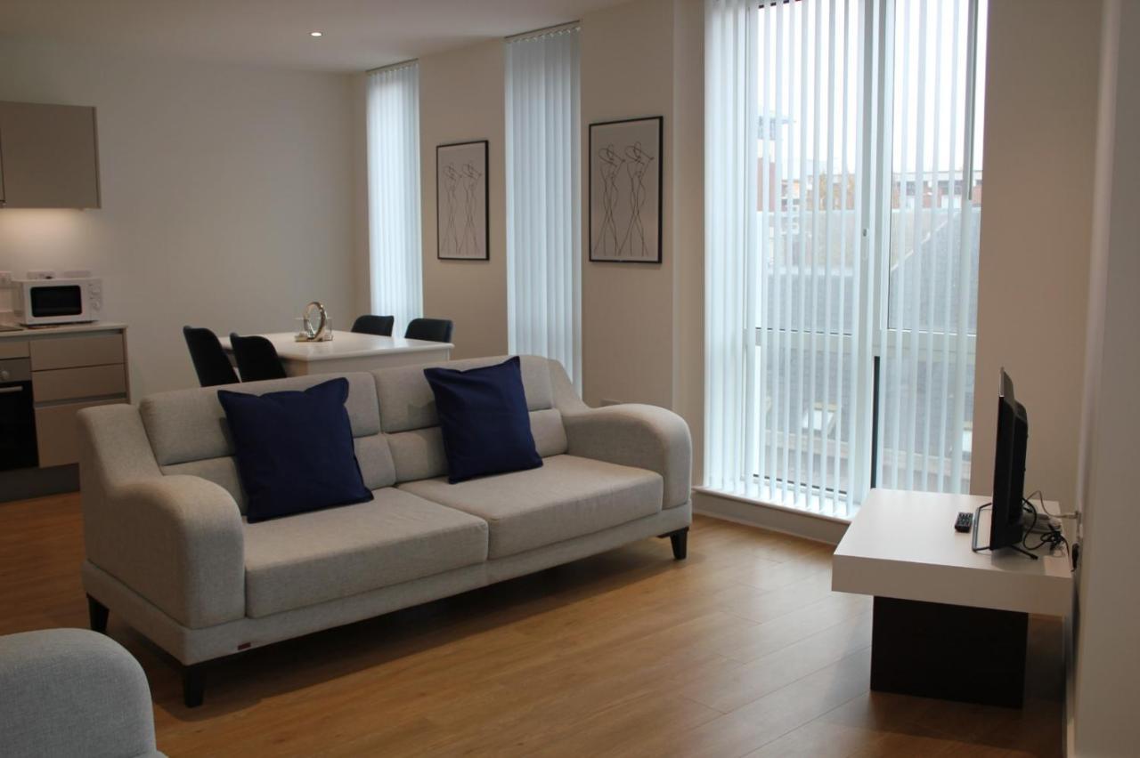 Berks Luxury Serviced Apartments , Free Parking, Free Gym And Free Wifi Bracknell Exterior foto