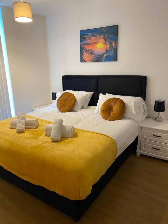 Berks Luxury Serviced Apartments , Free Parking, Free Gym And Free Wifi Bracknell Habitación foto