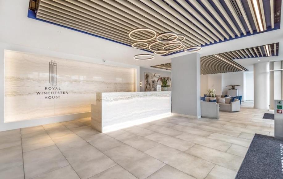 Berks Luxury Serviced Apartments , Free Parking, Free Gym And Free Wifi Bracknell Exterior foto