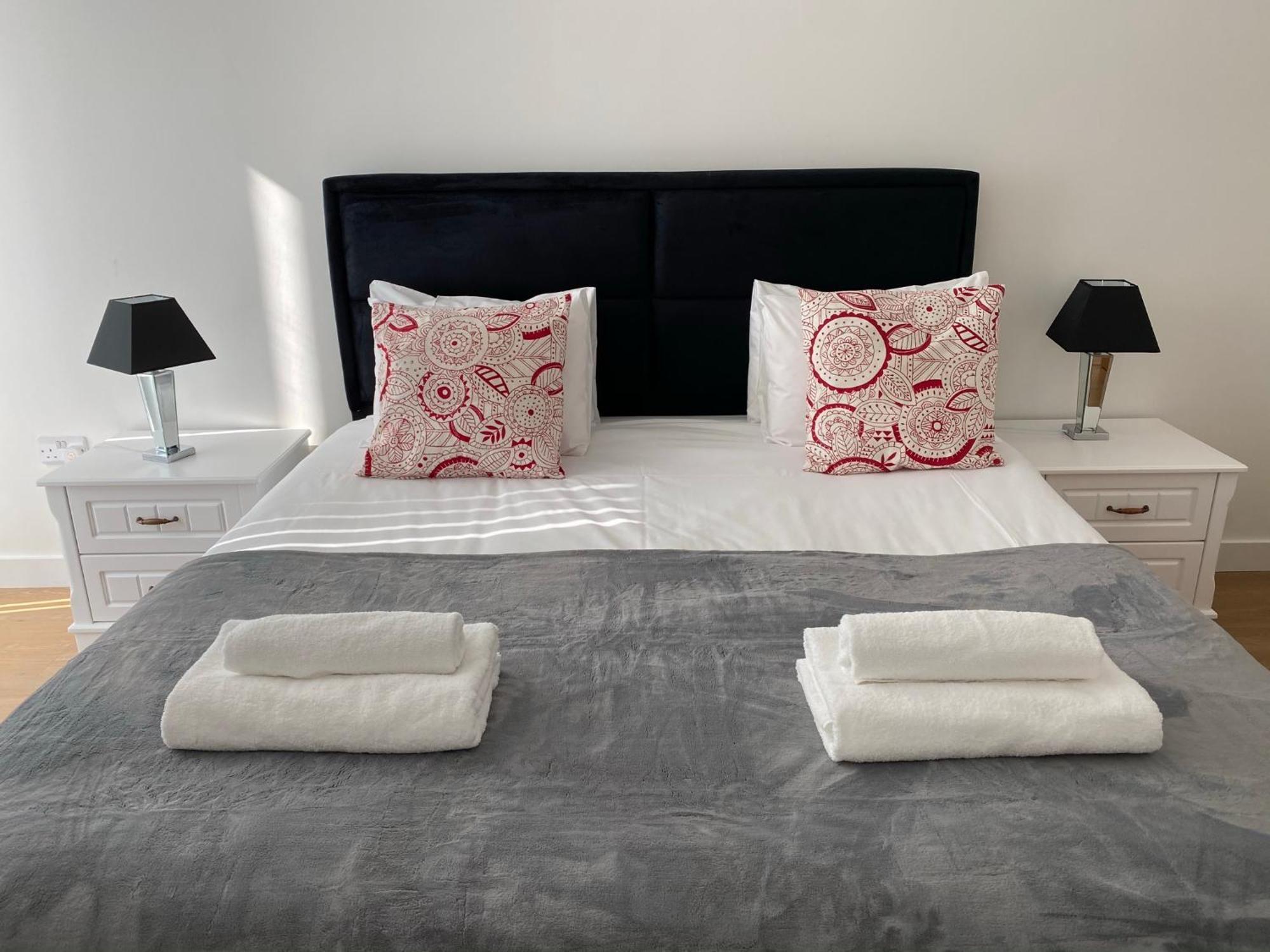 Berks Luxury Serviced Apartments , Free Parking, Free Gym And Free Wifi Bracknell Habitación foto